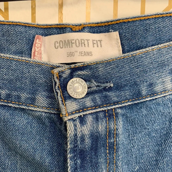 Levi's 560 Comfort Fit Jean Denim Cutoff Shorts - Picture 3 of 9